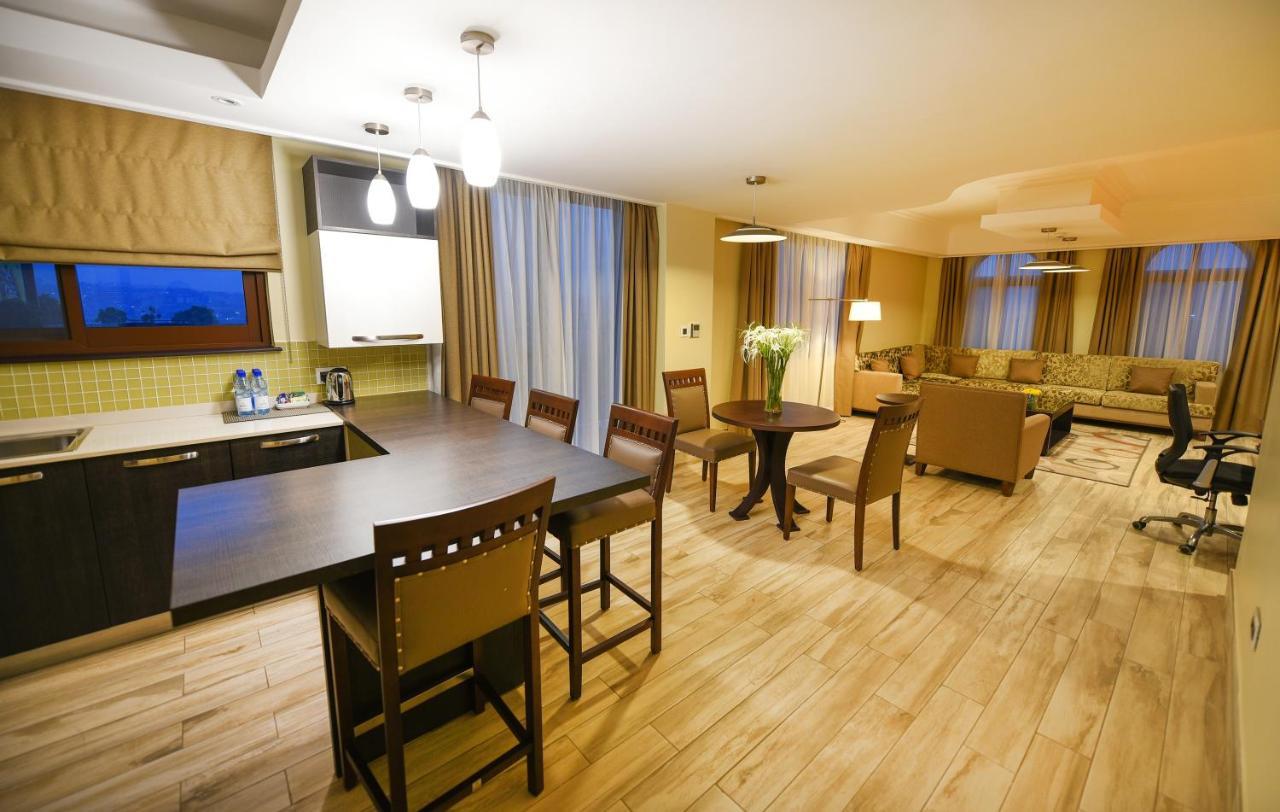 Mestil Hotel&Residences Kampala Eksteriør billede